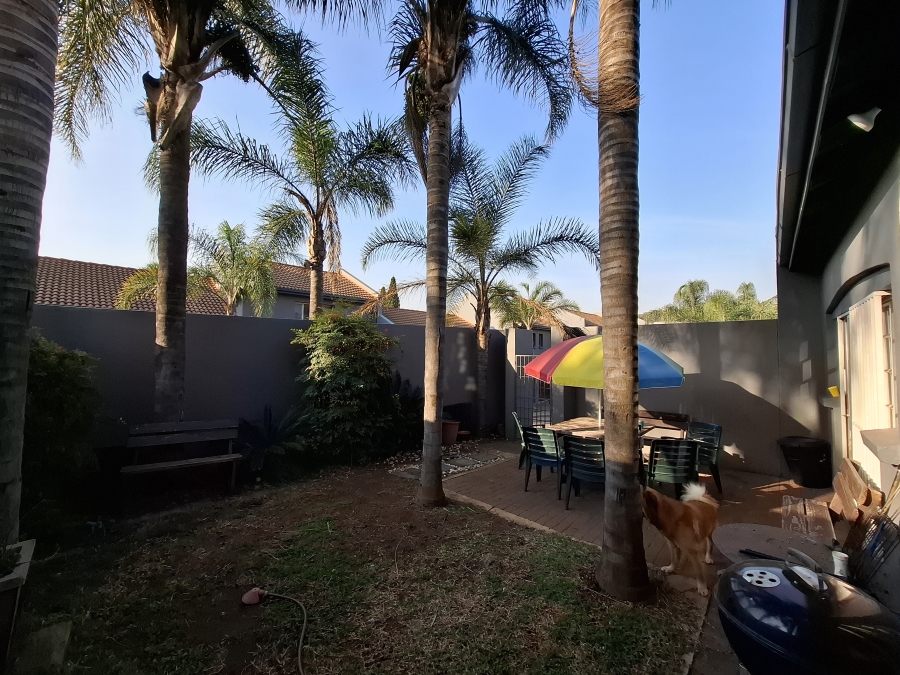 3 Bedroom Property for Sale in Faerie Glen Gauteng