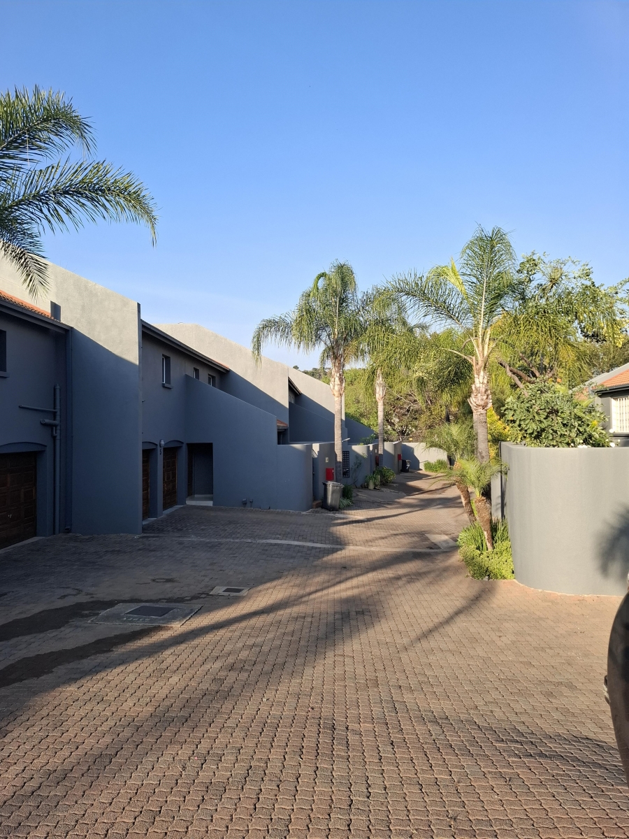 3 Bedroom Property for Sale in Faerie Glen Gauteng