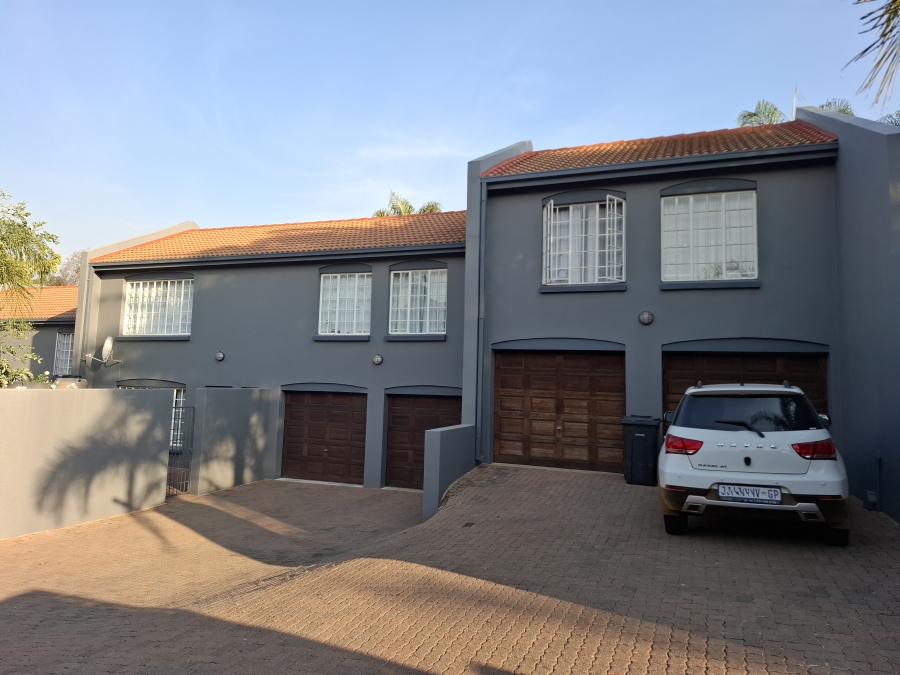 3 Bedroom Property for Sale in Faerie Glen Gauteng