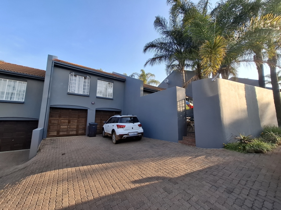 3 Bedroom Property for Sale in Faerie Glen Gauteng