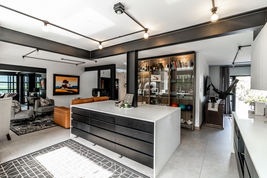 3 Bedroom Property for Sale in Waverley Gauteng
