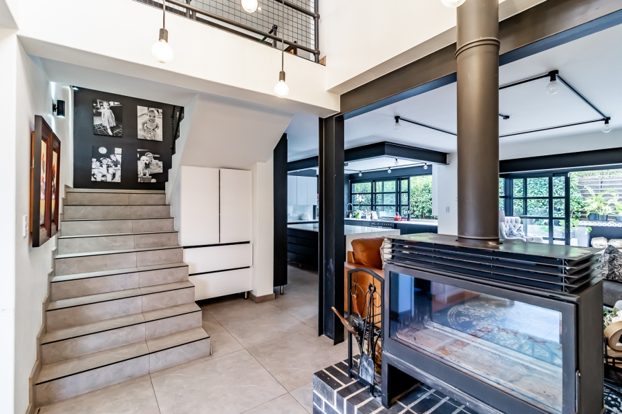 3 Bedroom Property for Sale in Waverley Gauteng