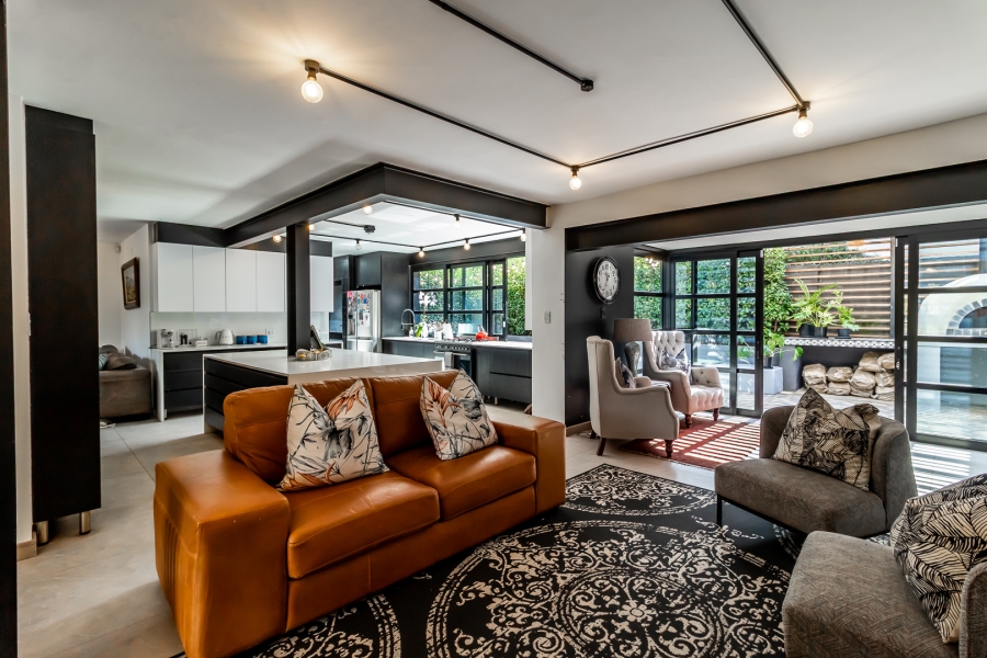 3 Bedroom Property for Sale in Waverley Gauteng