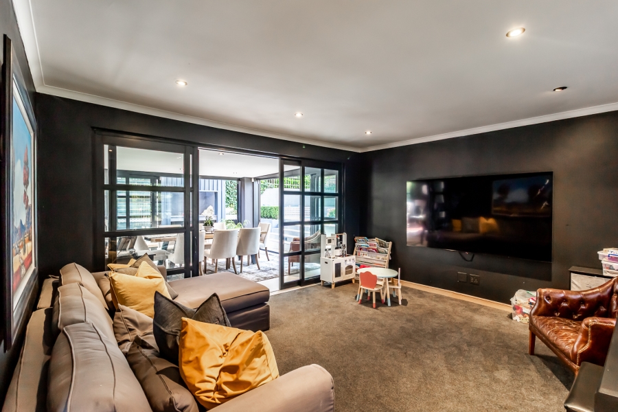 3 Bedroom Property for Sale in Waverley Gauteng