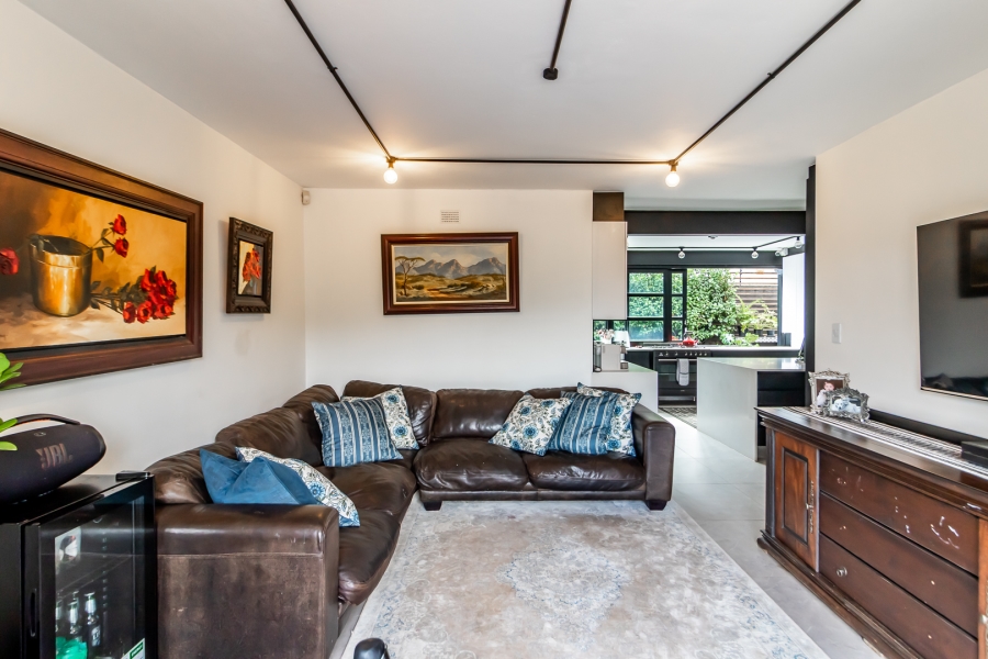 3 Bedroom Property for Sale in Waverley Gauteng