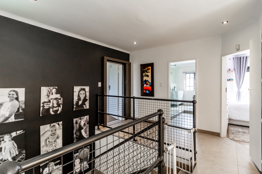 3 Bedroom Property for Sale in Waverley Gauteng