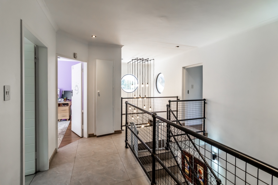 3 Bedroom Property for Sale in Waverley Gauteng