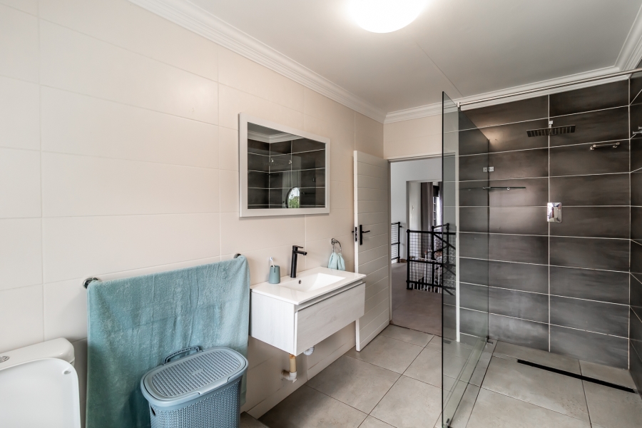 3 Bedroom Property for Sale in Waverley Gauteng