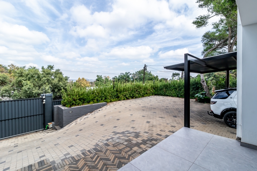 3 Bedroom Property for Sale in Waverley Gauteng