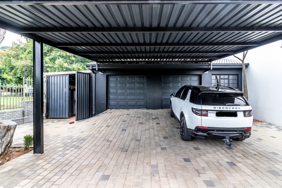3 Bedroom Property for Sale in Waverley Gauteng