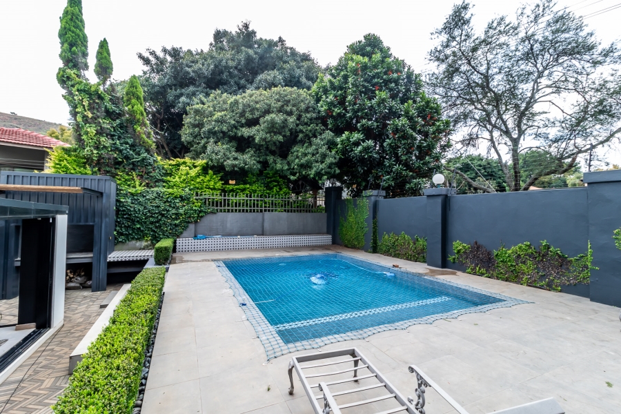 3 Bedroom Property for Sale in Waverley Gauteng