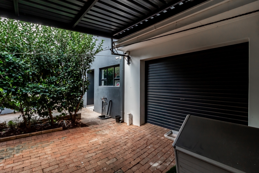 3 Bedroom Property for Sale in Waverley Gauteng