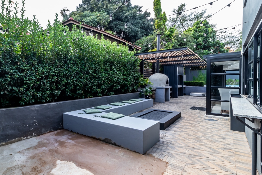 3 Bedroom Property for Sale in Waverley Gauteng