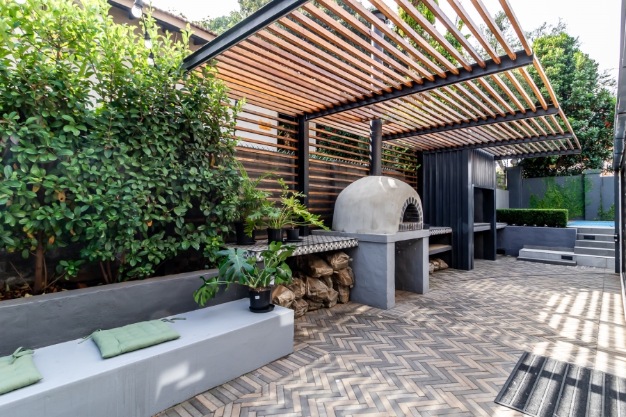 3 Bedroom Property for Sale in Waverley Gauteng