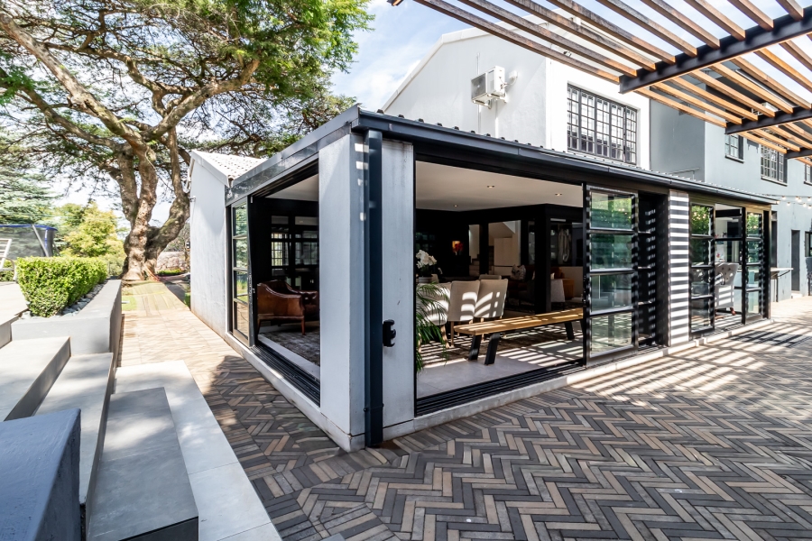 3 Bedroom Property for Sale in Waverley Gauteng