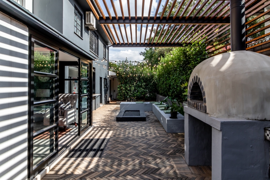 3 Bedroom Property for Sale in Waverley Gauteng