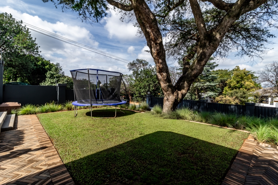 3 Bedroom Property for Sale in Waverley Gauteng