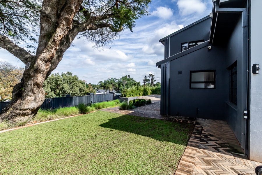 3 Bedroom Property for Sale in Waverley Gauteng