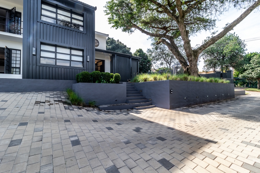 3 Bedroom Property for Sale in Waverley Gauteng