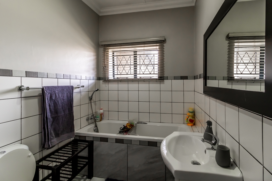 3 Bedroom Property for Sale in Moregloed Gauteng