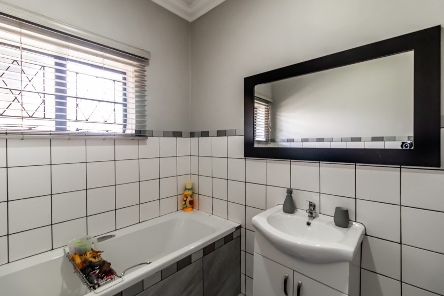 3 Bedroom Property for Sale in Moregloed Gauteng