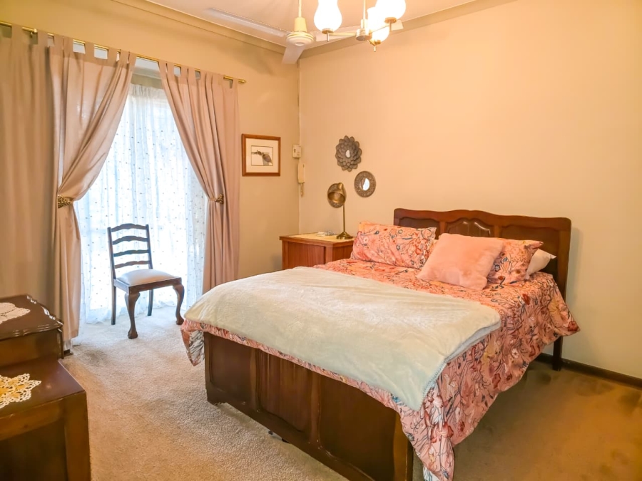 4 Bedroom Property for Sale in Florauna Gauteng