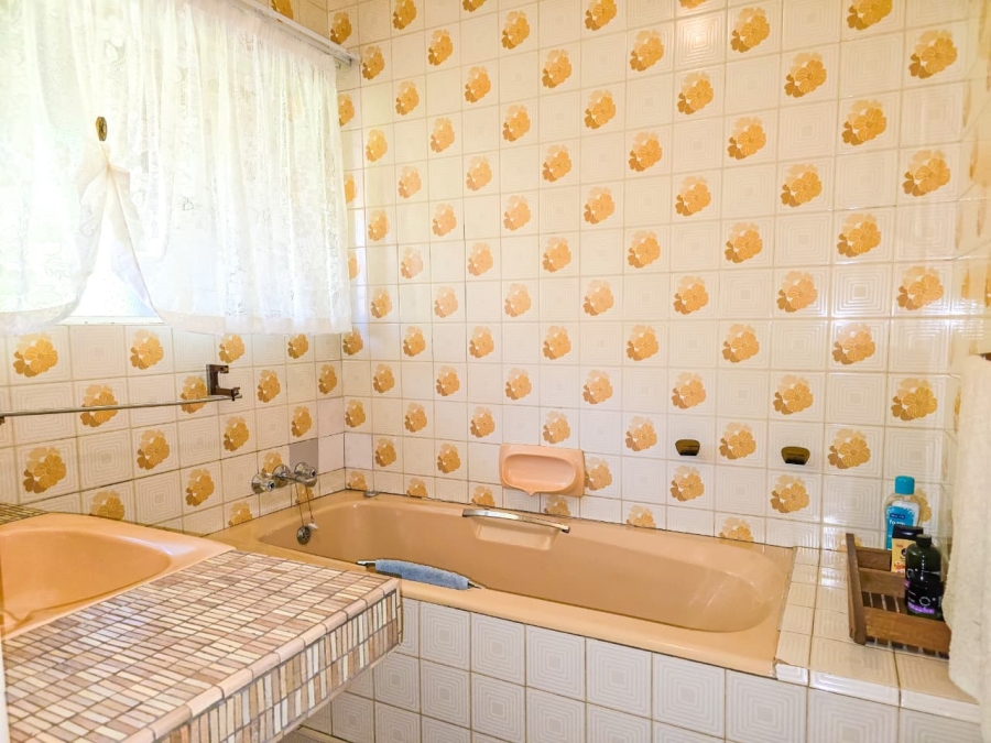 4 Bedroom Property for Sale in Florauna Gauteng