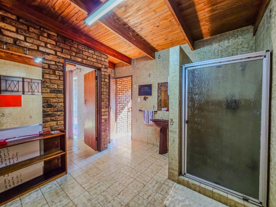 4 Bedroom Property for Sale in Florauna Gauteng