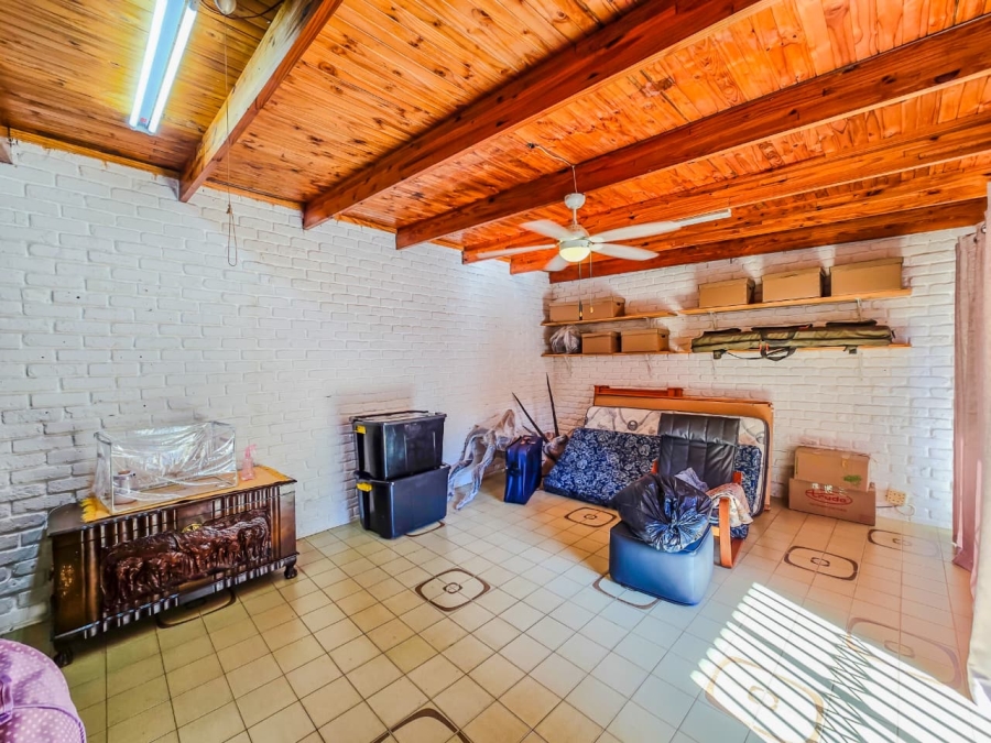 4 Bedroom Property for Sale in Florauna Gauteng