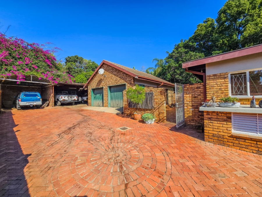 4 Bedroom Property for Sale in Florauna Gauteng
