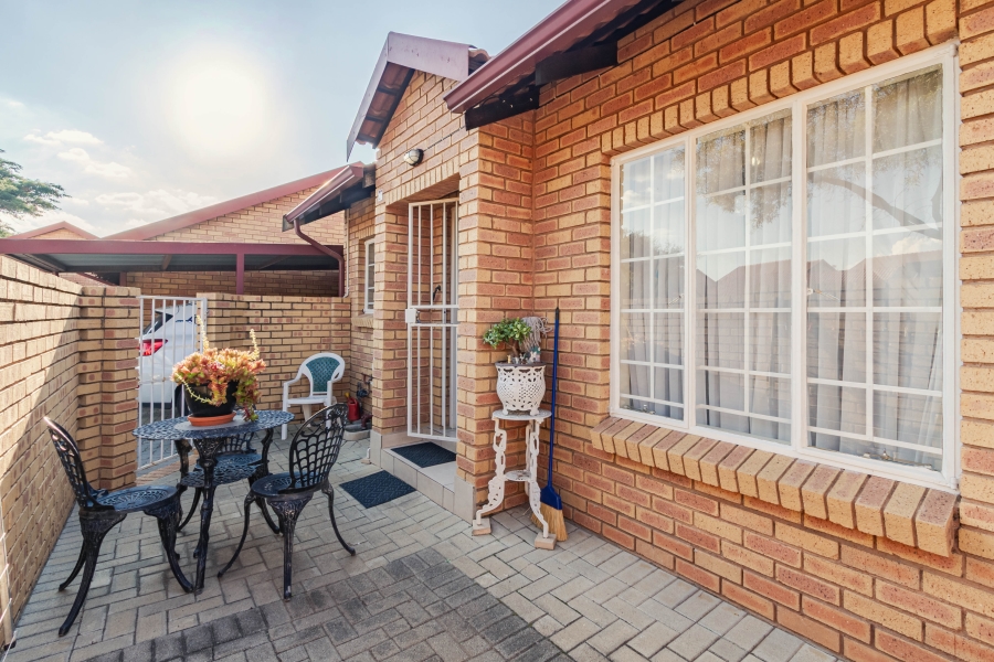 2 Bedroom Property for Sale in Equestria Gauteng