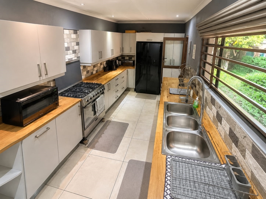 4 Bedroom Property for Sale in Weltevreden Park Gauteng