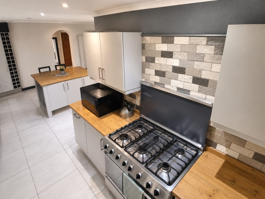 4 Bedroom Property for Sale in Weltevreden Park Gauteng