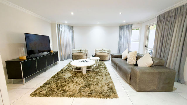 To Let 4 Bedroom Property for Rent in Sandhurst Gauteng