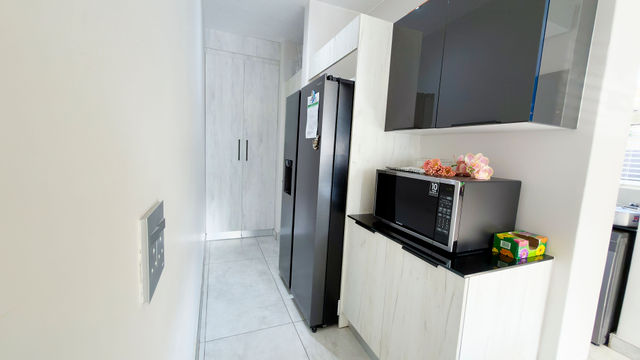 To Let 4 Bedroom Property for Rent in Sandhurst Gauteng