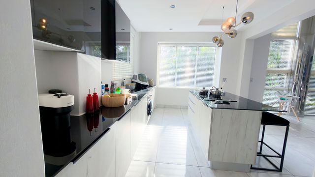 To Let 4 Bedroom Property for Rent in Sandhurst Gauteng
