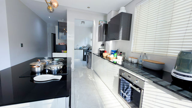To Let 4 Bedroom Property for Rent in Sandhurst Gauteng
