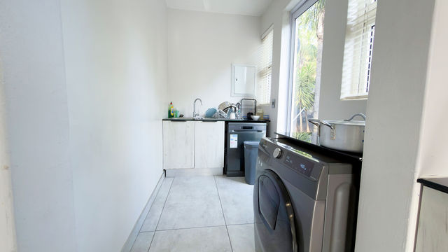 To Let 4 Bedroom Property for Rent in Sandhurst Gauteng