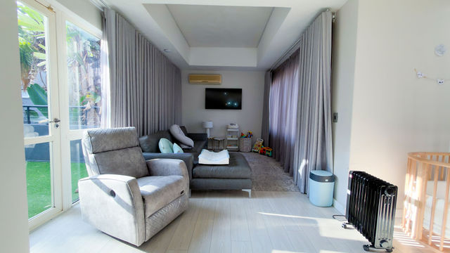 To Let 4 Bedroom Property for Rent in Sandhurst Gauteng