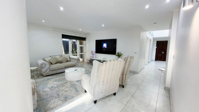 To Let 4 Bedroom Property for Rent in Sandhurst Gauteng
