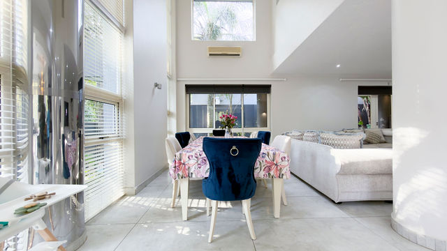 To Let 4 Bedroom Property for Rent in Sandhurst Gauteng