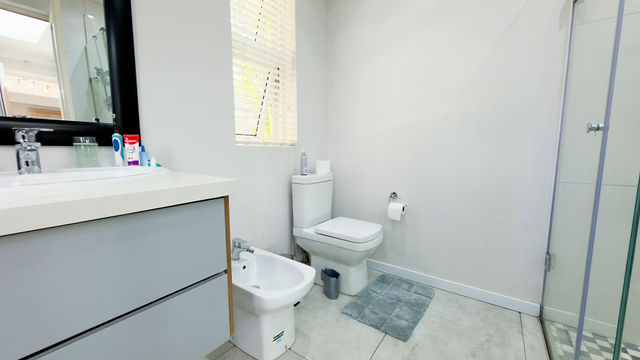 To Let 4 Bedroom Property for Rent in Sandhurst Gauteng