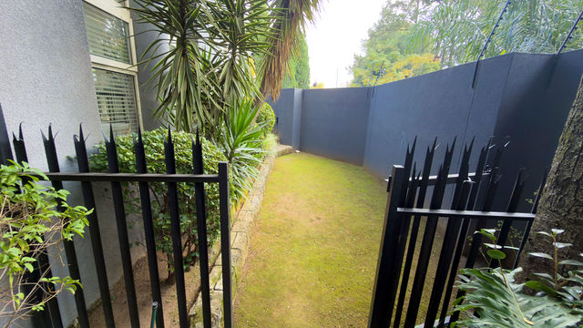 To Let 4 Bedroom Property for Rent in Sandhurst Gauteng