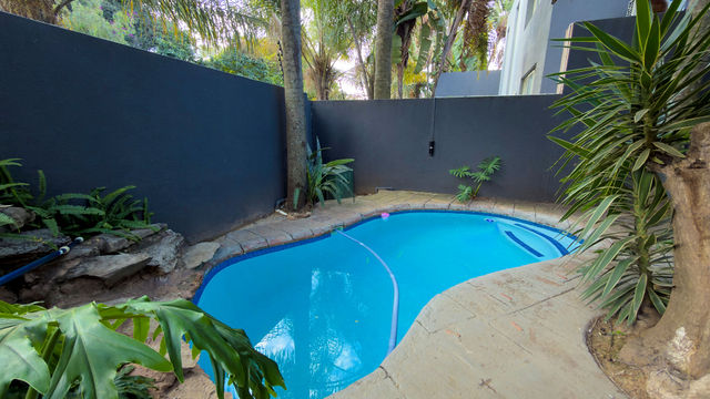To Let 4 Bedroom Property for Rent in Sandhurst Gauteng