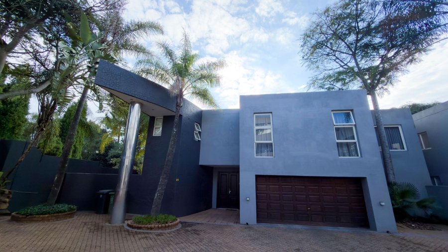 To Let 4 Bedroom Property for Rent in Sandhurst Gauteng