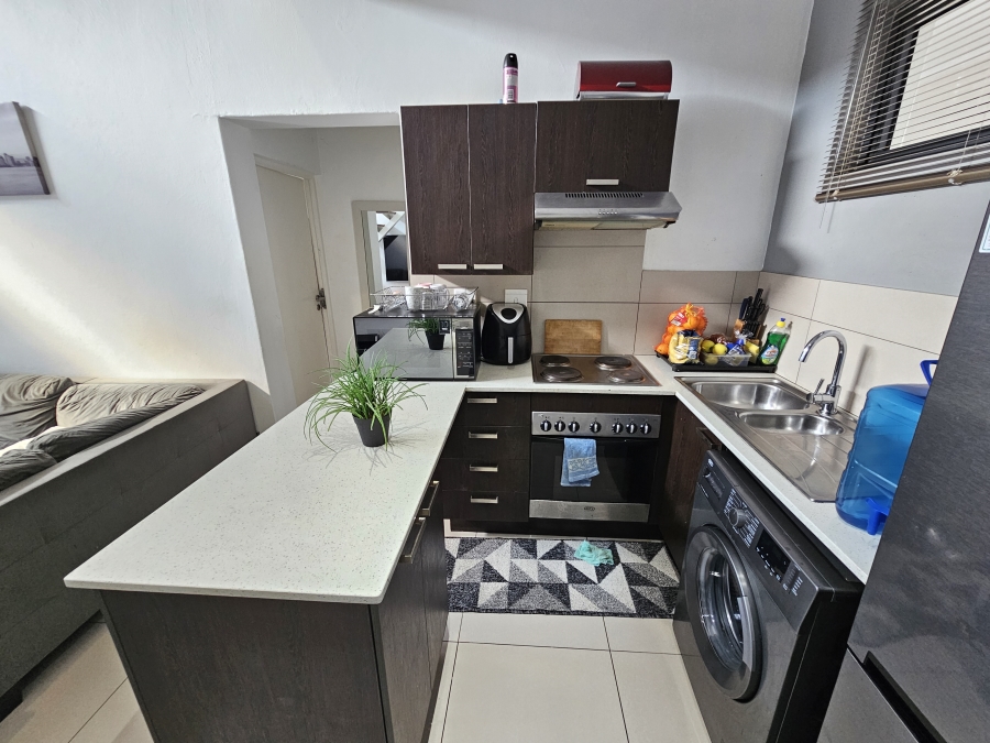 1 Bedroom Property for Sale in Fourways Gauteng