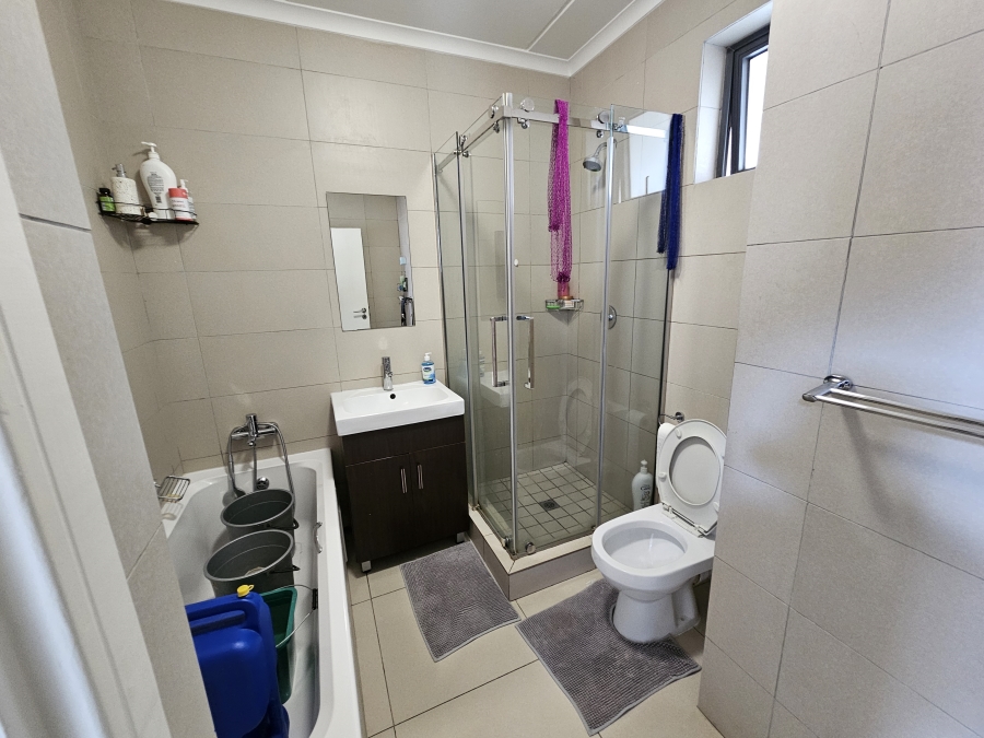 1 Bedroom Property for Sale in Fourways Gauteng