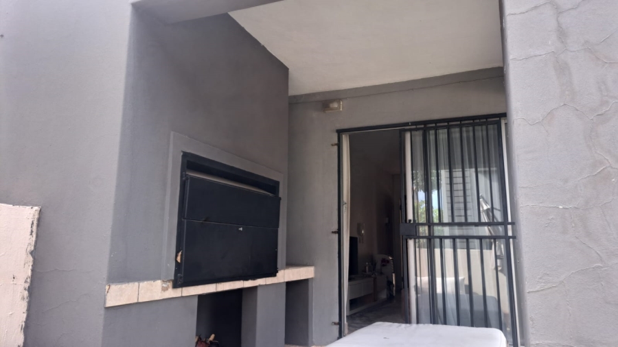 2 Bedroom Property for Sale in Country View Gauteng