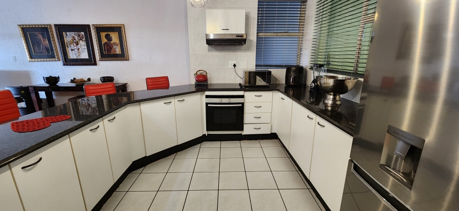 2 Bedroom Property for Sale in Bedford Park Gauteng