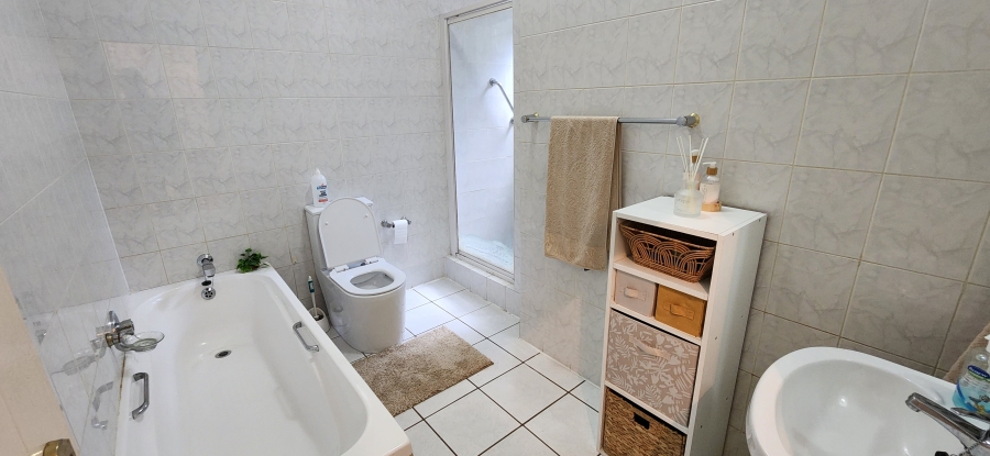 2 Bedroom Property for Sale in Bedford Park Gauteng